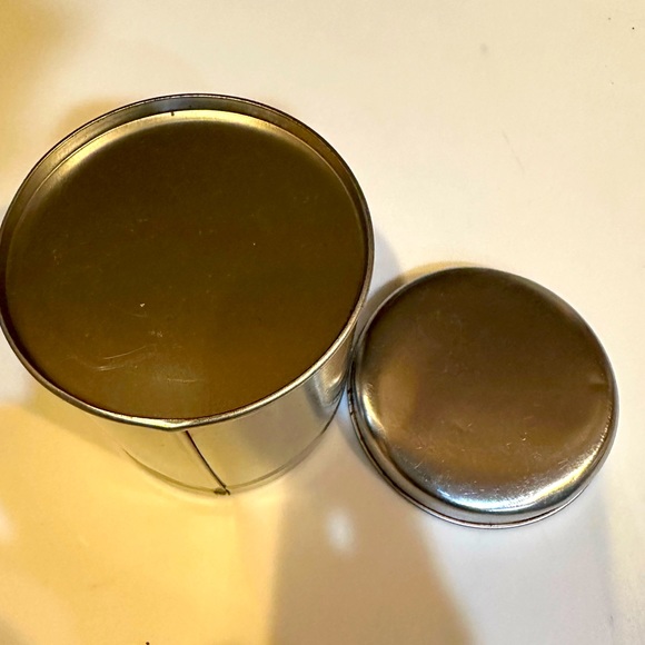VTG SMALL 3.25”X3” SPICE TIN TEA FOOD STORAGE TRINKET COLLECTIBLE PLAIN SILVER - Picture 8 of 8
